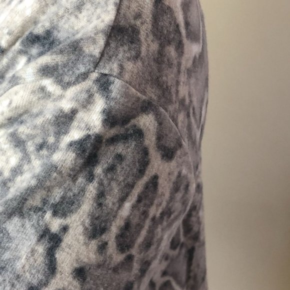 (NWT) Brushed Snake Print Open Front Cardigan - Picture 3 of 5